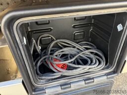 IVECO DAILY 72-180 FLEISCH-Kühlkoffer+2 Rohrbahnen