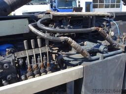 MAN TGA 33.430 waf hooklift,VOOR5.50 METER CONTAINE...