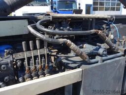 MAN TGA 33.430 waf hooklift,VOOR5.50 METER CONTAINE...