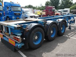 Groenewegen 3 Axle container chassis 20/30ft