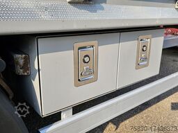 Fynkar K324T / 3 AXLE / TWIST-LOCKS / 2 X LIFT AXLE