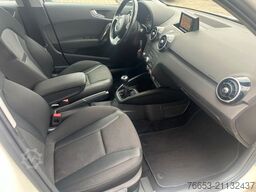 AUDI A1 1.2 TFSI 63kw*Teilleder*Klimaaut.*Xenon*Navi