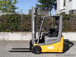 Jungheinrich EFG 215 - Triplex - Baujahr 2022