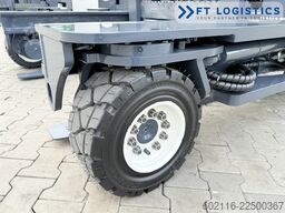 Combilift C4000 GAS TRIPLEX 5550 POSITIONER CABIN