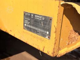 Caterpillar 318B Tracked Excavator
