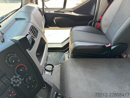 Renault D16 / Tail Lift / Euro 6 / TUV: 6-2027 / NL Truck