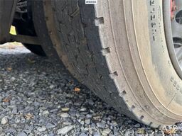 Volvo FH12 4x2 Car freight w/ Lohr trailer