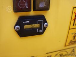 Wacker Neuson E08-01 Wacker Neuson mini excavator including 2 bu