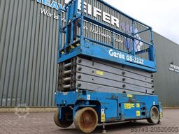 Genie GS3232 Hydraulic Outriggers, Electric, 11.75m Work