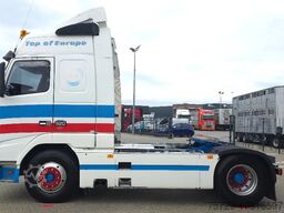Volvo FH 16 Very beautiful Volvo FH16 520, lots of ho...