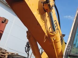 Liebherr A900