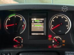 SCANIA P370 VAN BEURDEN ISOLATED BOX THERMO KING TAIL L