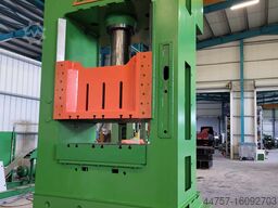HYDRAULIC PRESS SMG 300t
