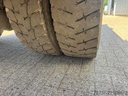Renault G260 **BENNE-TIPPER**