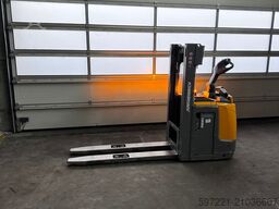 Jungheinrich ERC 214 KP Lithium res HP