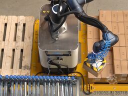 FJ Mayer HYDRA cobot palletizer