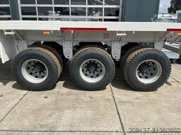 CIMC 3-axle Flatbed Semi-Trailer
