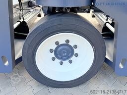 Combilift C8000 GAS TRIPLEX 8300 WIDE POSITIONER