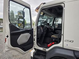 Volvo FL 250 Koffer mit Portaltüren