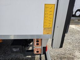 Volvo FL 250 Koffer mit Portaltüren Blatt/Luft