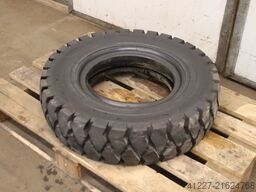 Bridgestone J-Lug 7.50-15