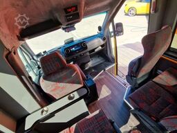 MERCEDES-BENZ 30 Sitzer Schulbus Transferbus 519 Stock