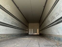 Krone 3 ass geisoleerde oplegger met laadklep