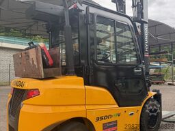 Hyundai 35 DN-9V