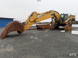CAT 365C excavator with tooth bucket
