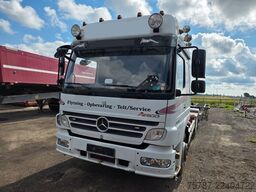 MERCEDES-BENZ 1524 BDF mit Klima, Ladebordwand, 2 x Bett