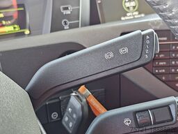 VOLVO FH 500 LEATHER NAVI SKIRTS