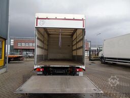 Renault D 8.180 + lift + euro 6 + MANUAL