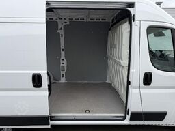 Fiat Ducato MY25 LED / NAVI / RFK