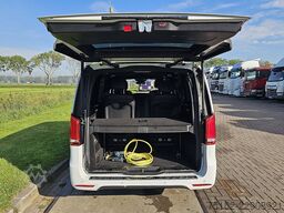 MERCEDES-BENZ EQV 300 L2 7-Persoons 365km WLTP Navi 360Camera...
