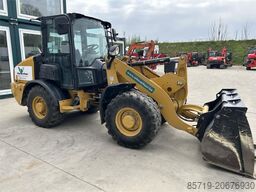 CAT 906M (8758)