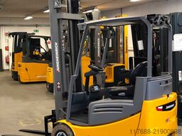 Jungheinrich EFG 218k - Service Neu - Batterie 95% - Triplex