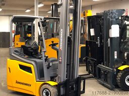 Jungheinrich EFG 218k - Service Neu - Batterie 95% - Triplex