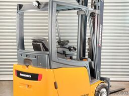 Jungheinrich EFG 215 - Service Neu - Batterie 96% - Triplex