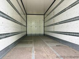 MERCEDES-BENZ Actros 2551 6x2 Koffer mit Laderampe