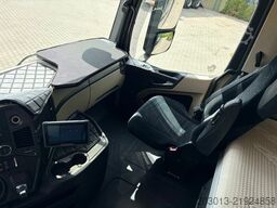 MERCEDES-BENZ Actros 2551 6x2 Koffer mit Laderampe