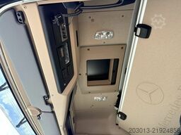 MERCEDES-BENZ Actros 2551 6x2 Koffer mit Laderampe