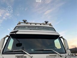 Volvo FH16 700 Tandem Box Truck with Lift and Onspot