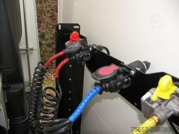 Trockenfracht Kofferauflieger Rolltor