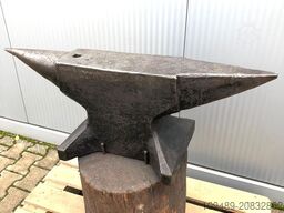 Amboss Amboss mit Unterbau