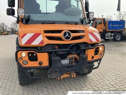 Mercedes-Benz Unimog U 318 m. Ladekran PK 3400