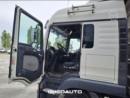 MAN MAN - CASSONE CON SPONDA CARICATRICE