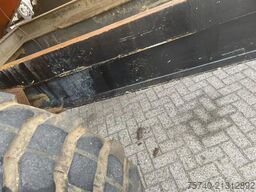 Mercedes-Benz 813 + Manual + Kipper + 4x4