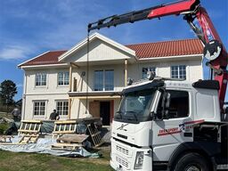 Volvo FM450 Crane Truck w/ 21 t/m HMF crane and Lift. 19