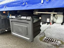 Schmitz Cargobull Curtainsider Mega Getränke