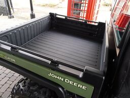 John-Deere Gator XUV 855D